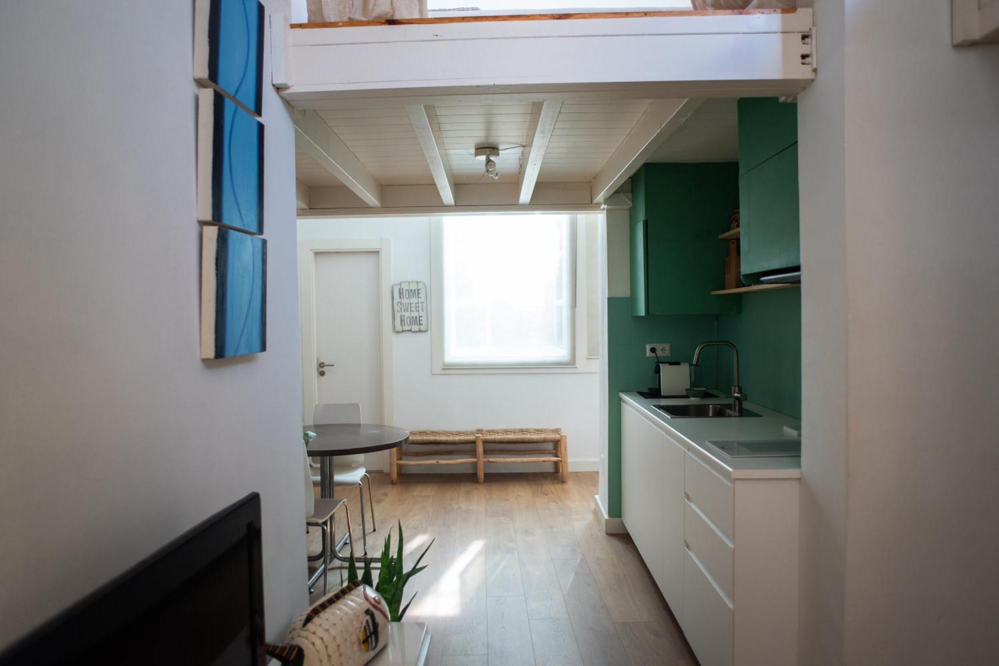 Cozy & Quiet Apartment In The Center Малага Экстерьер фото